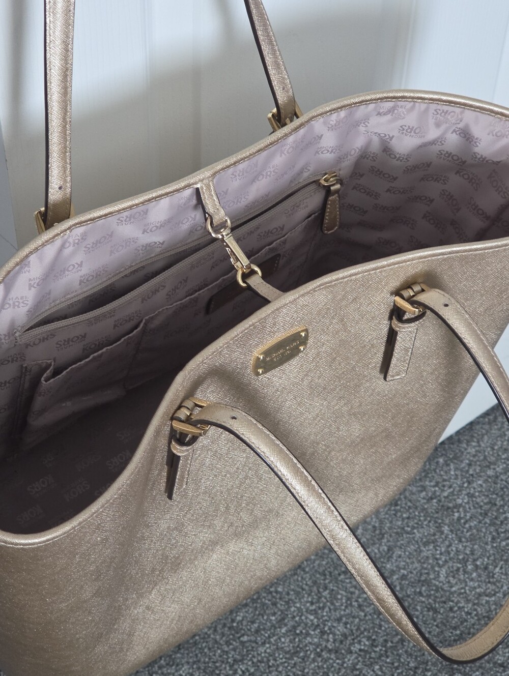 Michael Kors Metallic Gold Tote with Dual Straps - Picture 3 of 8